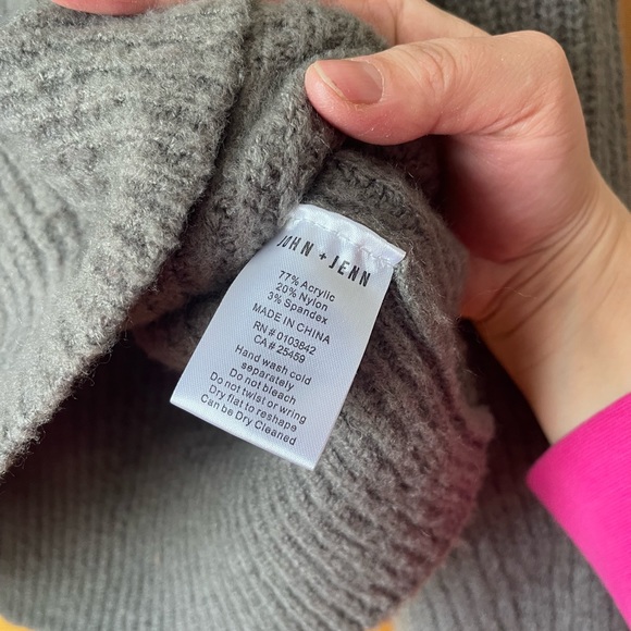 John & Jenn crewneck eucalyptus sweater - Picture 4 of 5